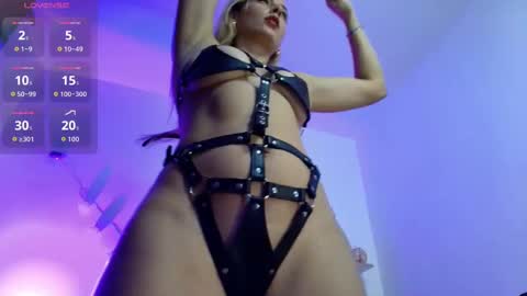 Snapshot of cristeljansen chatting on 8, 10, 2025 This blondie girl is waiting for someone very horny to get some fun online show from 8, 10, 2025