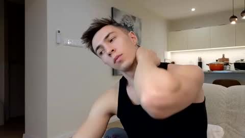 Snapshot of cristianovilla chatting on 12, 2, 2025 CristianoHailey online show from 12, 2, 2025