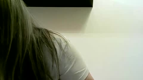 Snapshot of cristina20021991 chatting on 1, 1, 2025 cristina20021991 online show from 1, 1, 2025