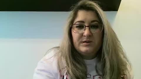 Snapshot of cristina20021991 chatting on 2, 3, 2025 cristina20021991 online show from 2, 3, 2025