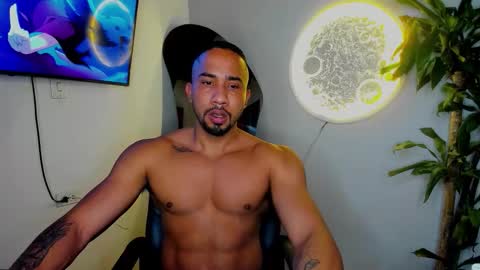 Snapshot of cristobal12cock chatting on 17, 12, 2025 Cristian online show from 17, 12, 2025