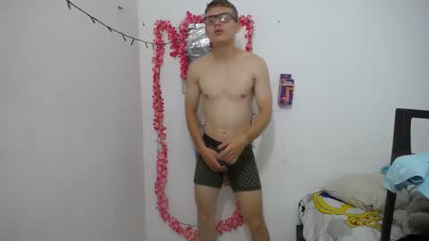 cristopher_2004 online show from 5, 3, 2025