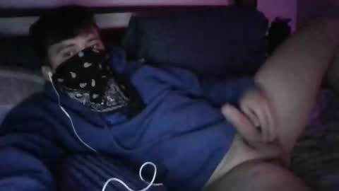 Snapshot of crisx3585 chatting on 12, 11, 2025 crisx3585 online show from 12, 11, 2025