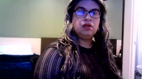 Linda Cross online show from 30, 10, 2025