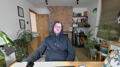 Snapshot of crouchendtiger chatting on 5, 3, 2026 crouchendtiger online show from 5, 3, 2026