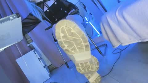 Cruel Siren online show from 21, 9, 2025