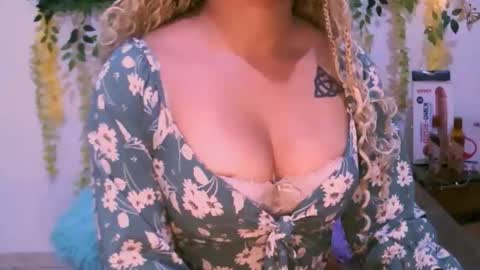 crysrus online show from 5, 12, 2025