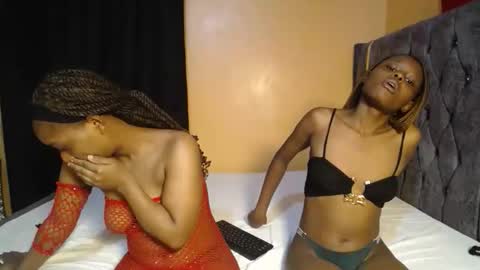 Snapshot of crystal_erica chatting on 16, 10, 2025 erica and Hami online show from 16, 10, 2025