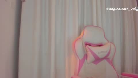 angie  online show from 25, 6, 2026
