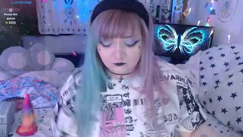 Snapshot of crystal_galaxy chatting on 17, 2, 2025 online show from 17, 2, 2025