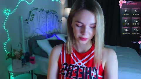 Snapshot of crystal_hanna chatting on 2, 12, 2025 crystal_hanna online show from 2, 12, 2025