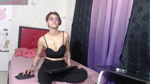 Snapshot of crystal_starx chatting on 11, 1, 2025 Crystal Blaze online show from 11, 1, 2025