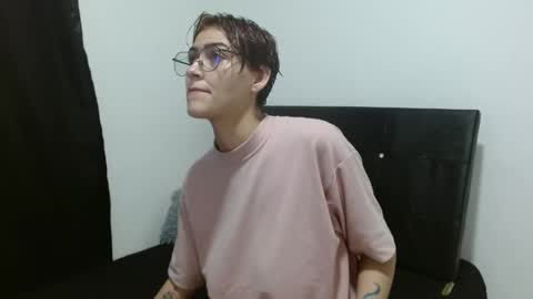 Snapshot of crystal_starx chatting on 21, 2, 2025 Crystal Blaze online show from 21, 2, 2025