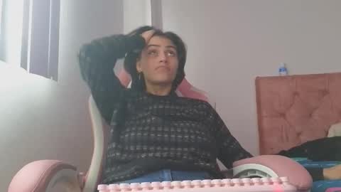 Snapshot of crystal_starx chatting on 17, 10, 2025 Crystal Blaze online show from 17, 10, 2025