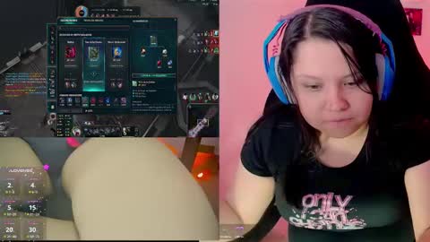 Snapshot of crystal_velvet01 chatting on 8, 1, 2025 crystal online show from 8, 1, 2025