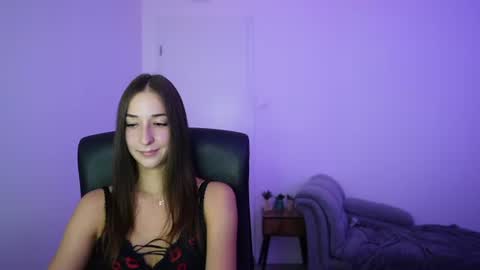 Snapshot of crystalbrunette18 chatting on 3, 7, 2026 Crystalbrunette18 online show from 3, 7, 2026