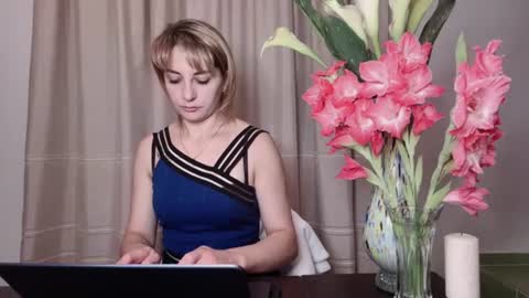 Snapshot of crystalfever_ chatting on 22, 7, 2026 Mary online show from 22, 7, 2026