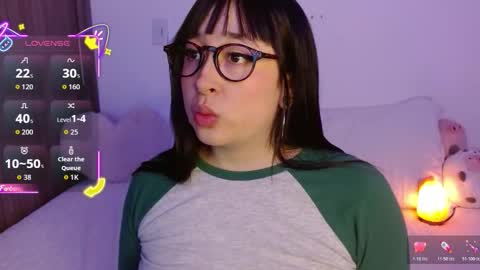 Snapshot of crystalitesq chatting on 24, 10, 2025 Olivia online show from 24, 10, 2025