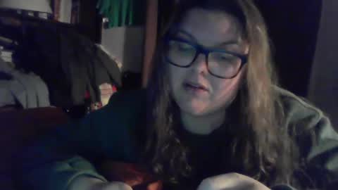 Snapshot of crystalizzzee chatting on 12, 1, 2025 Herekittykitty69 online show from 12, 1, 2025