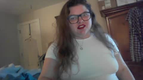 Snapshot of crystalizzzee chatting on 6, 3, 2025 Herekittykitty69 online show from 6, 3, 2025