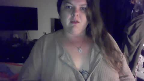 Snapshot of crystalizzzee chatting on 11, 10, 2025 Herekittykitty69 online show from 11, 10, 2025