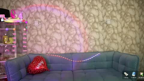 crystallpaws_ online show from 7, 4, 2026