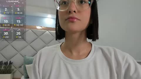 Snapshot of crystalstonee1 chatting on 27, 4, 2026 Crystal online show from 27, 4, 2026