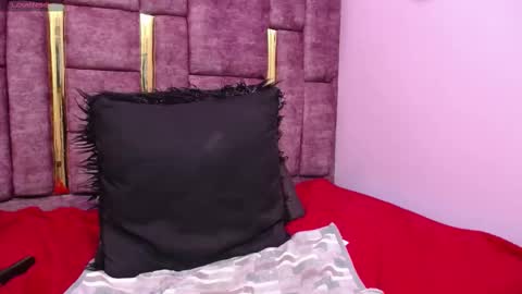 Snapshot of crystaltemptress chatting on 25, 2, 2025 ASHLEY online show from 25, 2, 2025