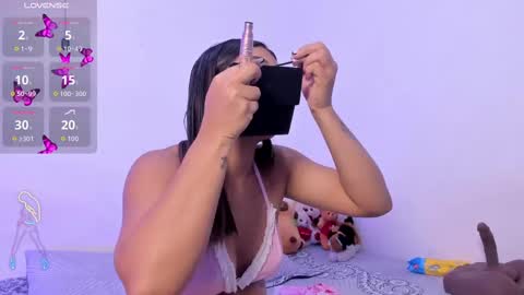 Snapshot of crystalvazquez chatting on 23, 9, 2025 Soy Crystal online show from 23, 9, 2025