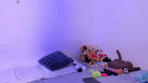 Snapshot of crystalvazquez chatting on 11, 10, 2025 Soy Crystal online show from 11, 10, 2025