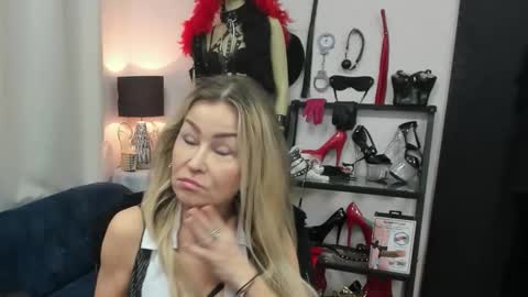 CrystalHotty online show from 18, 3, 2026