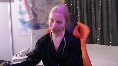 Snapshot of crystalyss chatting on 24, 1, 2025 Lia online show from 24, 1, 2025