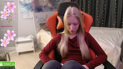 Snapshot of crystalyss chatting on 5, 2, 2025 Lia online show from 5, 2, 2025