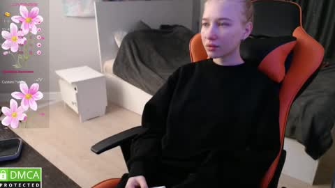 Snapshot of crystalyss chatting on 21, 2, 2025 Lia online show from 21, 2, 2025