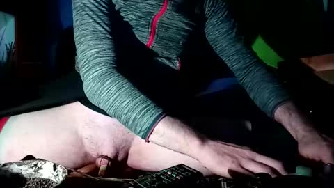 Snapshot of crystelweed chatting on 12, 10, 2025 crystelweed online show from 12, 10, 2025