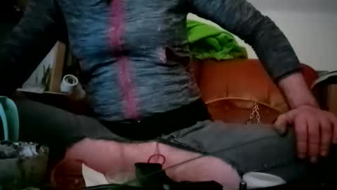 Snapshot of crystelweed chatting on 3, 11, 2025 crystelweed online show from 3, 11, 2025