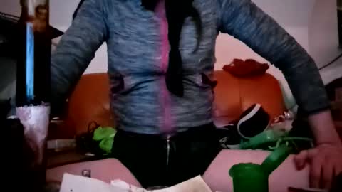 Snapshot of crystelweed chatting on 23, 11, 2025 crystelweed online show from 23, 11, 2025