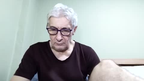 Snapshot of cucaio18 chatting on 27, 11, 2025 BIG UNCUT HARD COCK online show from 27, 11, 2025