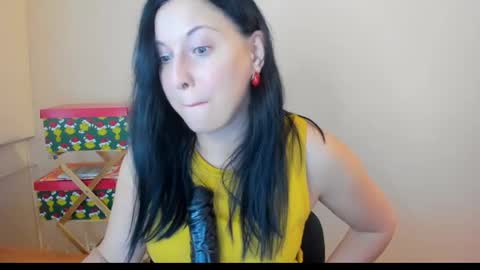 Snapshot of cuckqueenxxl chatting on 11, 7, 2026 HELEN online show from 11, 7, 2026