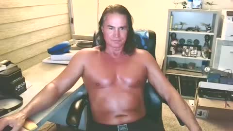 Snapshot of cucuforcocopuffs chatting on 13, 9, 2025 Yup... kinda old but Stop in and say hello online show from 13, 9, 2025