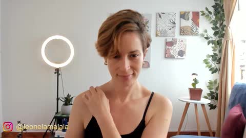 Leonela online show from 12, 9, 2025