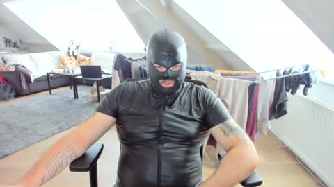 Snapshot of cumeatingboy88 chatting on 1, 8, 2026 MaskedMasturbator online show from 1, 8, 2026