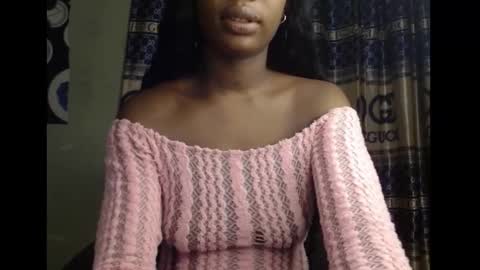 Snapshot of cumebony_petit chatting on 21, 9, 2025 cumebony_petit online show from 21, 9, 2025