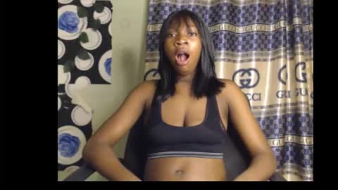 Snapshot of cumebony_petit chatting on 10, 10, 2025 cumebony_petit online show from 10, 10, 2025