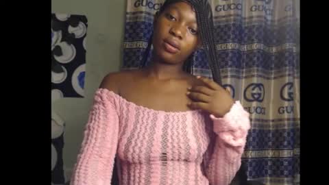 Snapshot of cumebony_petit chatting on 13, 10, 2025 cumebony_petit online show from 13, 10, 2025