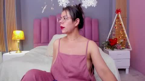 Snapshot of cumming_loving chatting on 12, 12, 2024 Cumming Loving online show from 12, 12, 2024