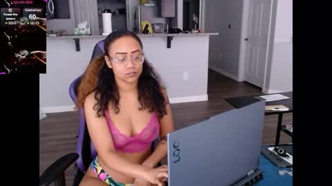 Snapshot of cumplzqueen chatting on 20, 7, 2026 Nia Reese online show from 20, 7, 2026