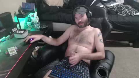 Snapshot of cumslinger2003 chatting on 17, 11, 2025 cumslinger2003 online show from 17, 11, 2025