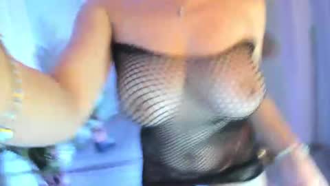 Snapshot of cupcake_izzy chatting on 7, 7, 2026 cupcake_izzy online show from 7, 7, 2026