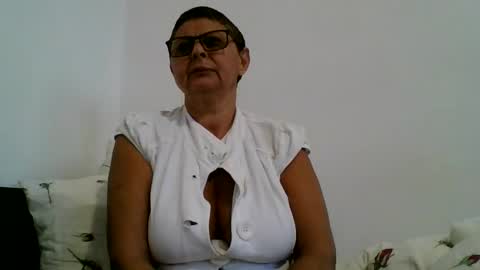 Snapshot of cuplu4346529860 chatting on 29, 9, 2025 couple online show from 29, 9, 2025